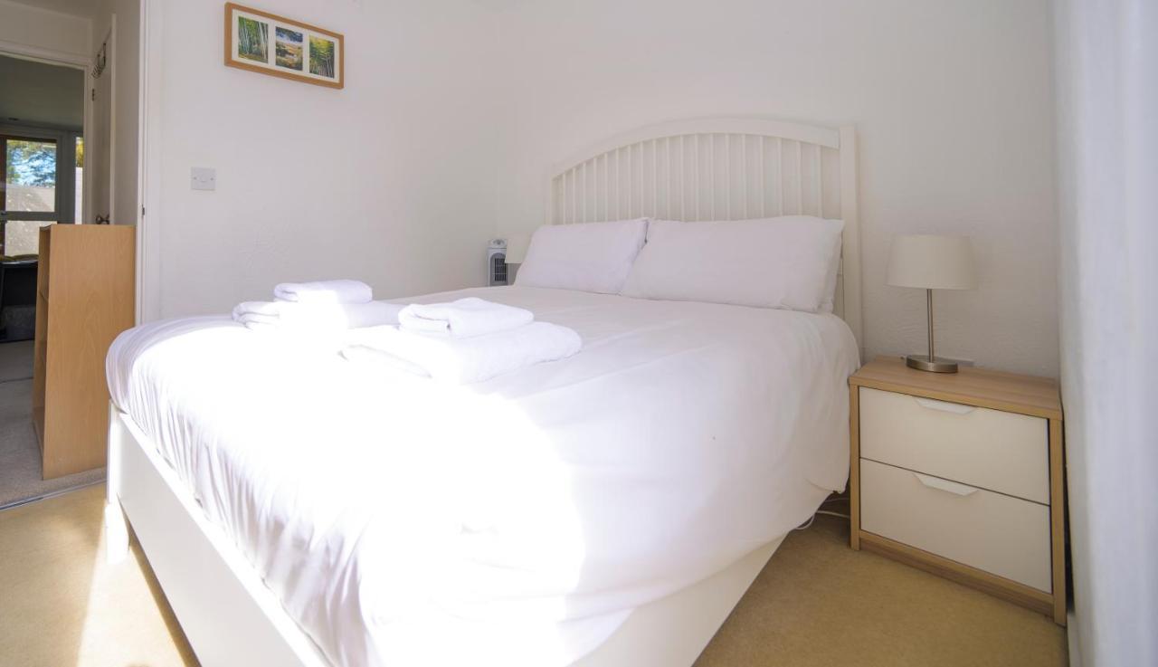 Escape To A Clifftop Chalet With Pool And Tennis Onsite - 1A Kingsdown Holiday Park Ngoại thất bức ảnh