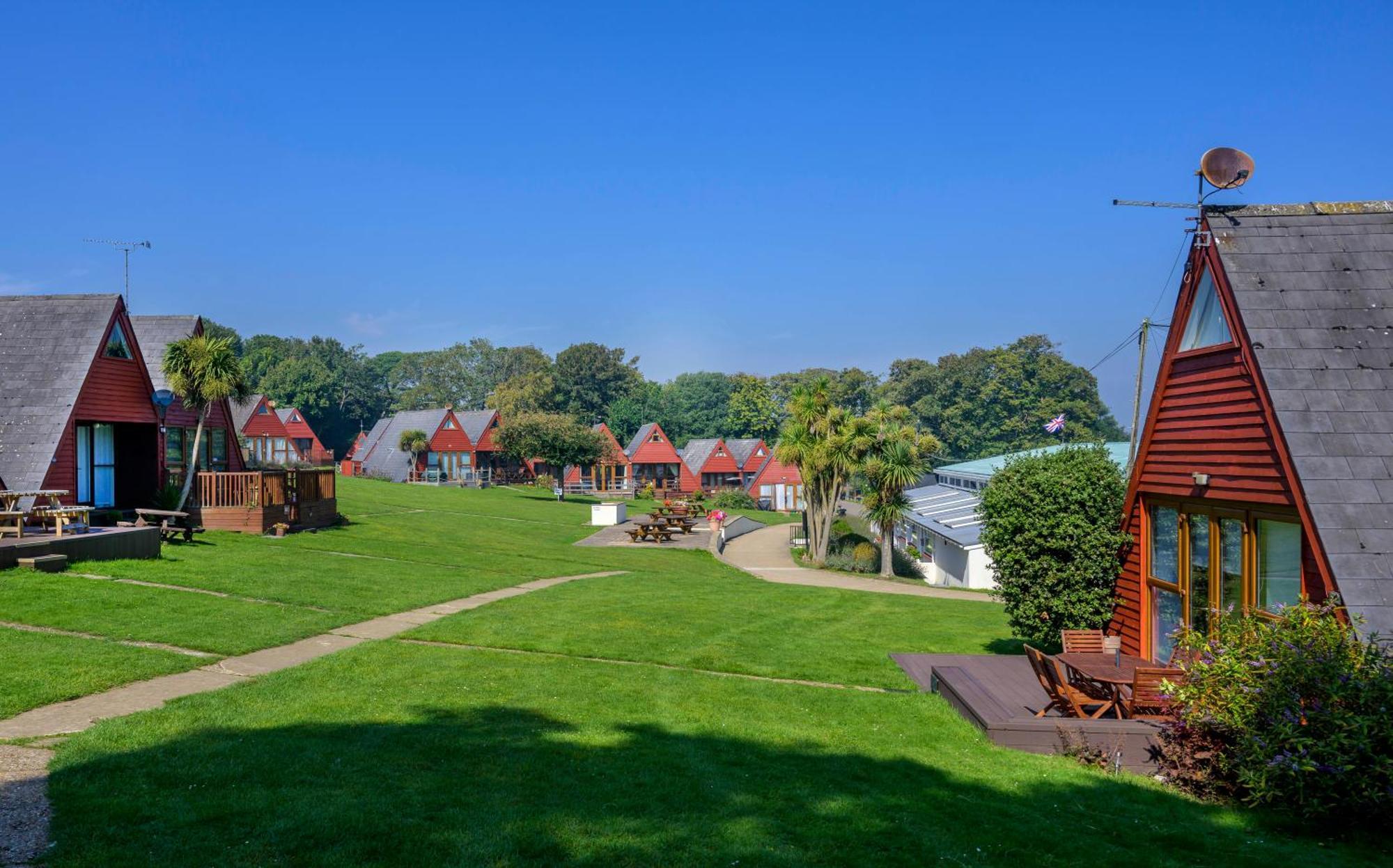 Escape To A Clifftop Chalet With Pool And Tennis Onsite - 1A Kingsdown Holiday Park Ngoại thất bức ảnh